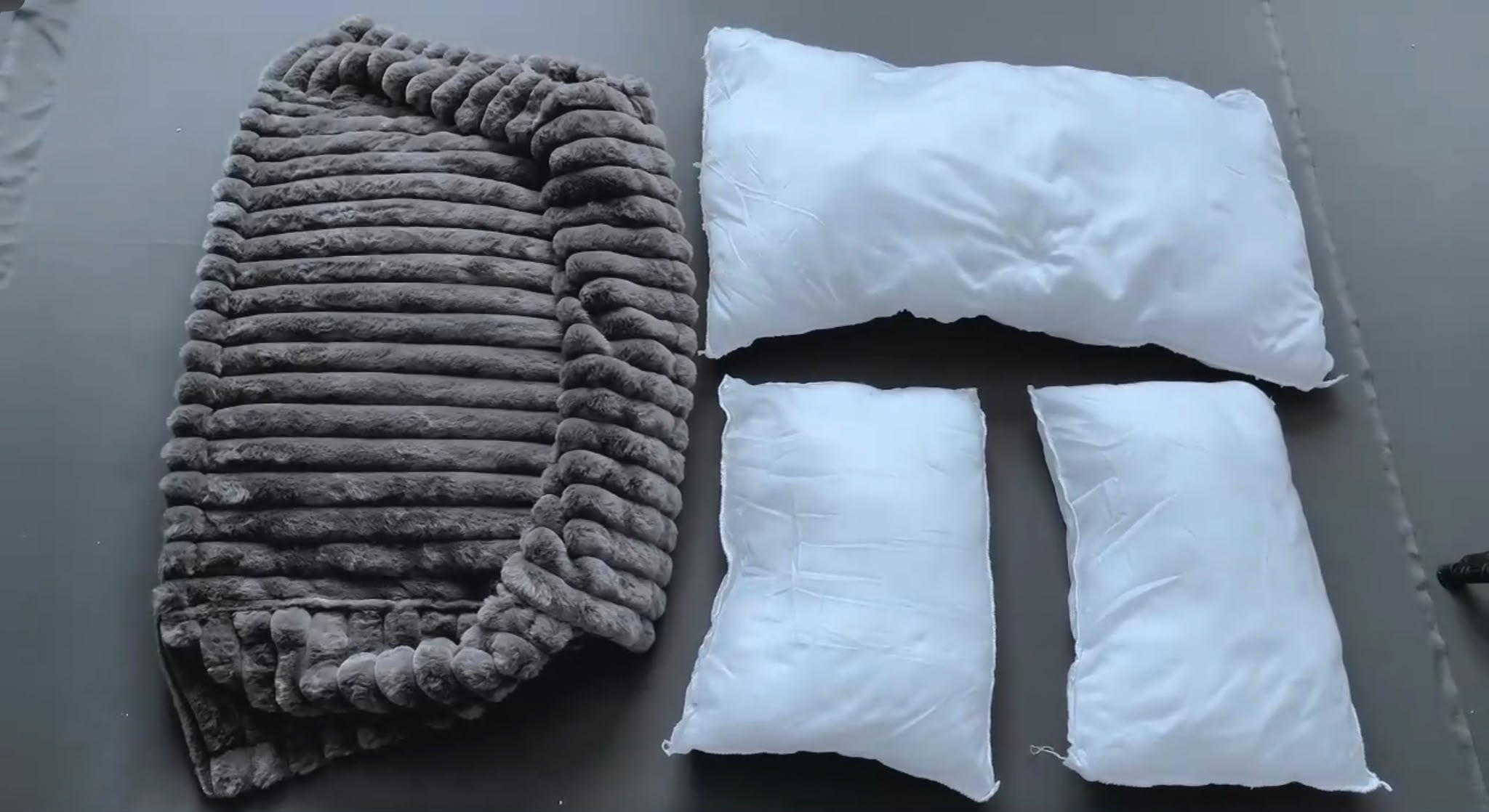CANAPÉ LUXE + COUSSIN
